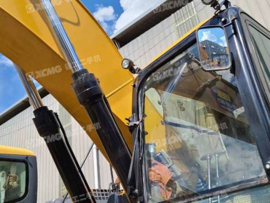 卡特彼勒330D履带式挖掘机