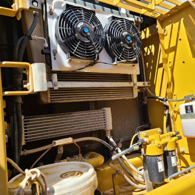 卡特彼勒330D履帶式挖掘機