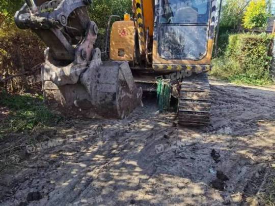 三一重工SY75履带式挖掘机