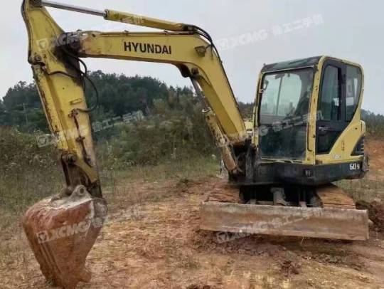 现代R60履带式挖掘机