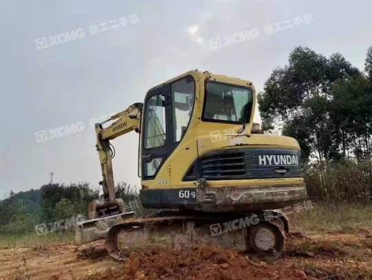 现代R60履带式挖掘机