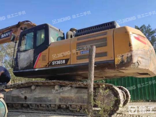 三一重工SY365履带式挖掘机