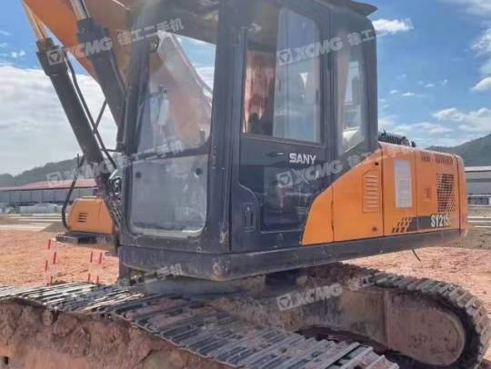 三一重工SY215履带式挖掘机