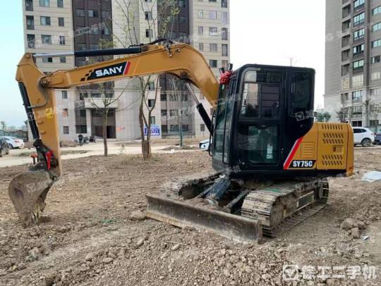 三一重工SY75履带式挖掘机