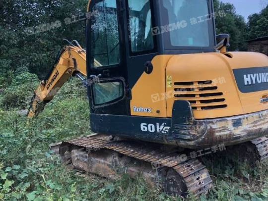 现代R60履带式挖掘机