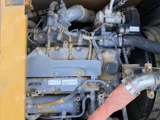 三一重工SY135履带式挖掘机