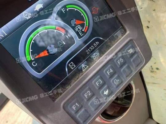 徐工XE135履带式挖掘机