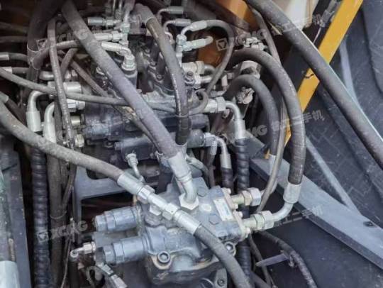 徐工XE135履带式挖掘机