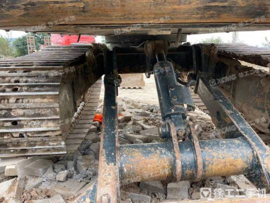 现代R60履带式挖掘机