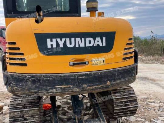 现代R60履带式挖掘机