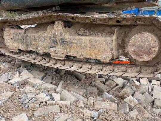 现代R60履带式挖掘机