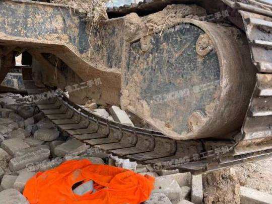 现代R60履带式挖掘机