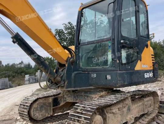 现代R60履带式挖掘机