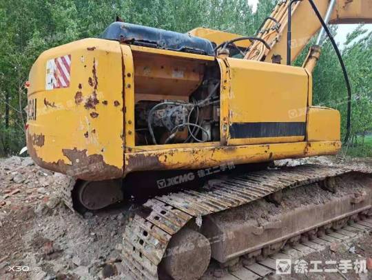 现代R225履带式挖掘机