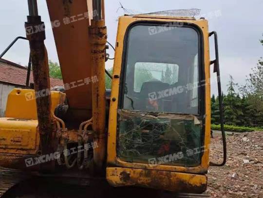 现代R225履带式挖掘机