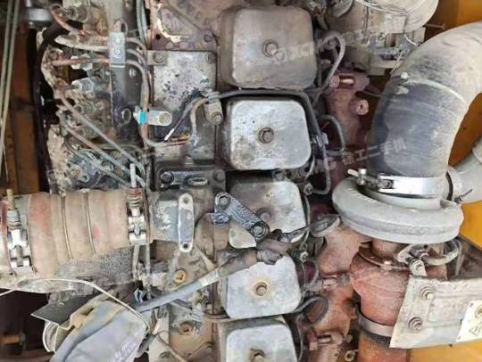 现代R225履带式挖掘机