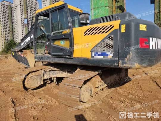 现代R215履带式挖掘机