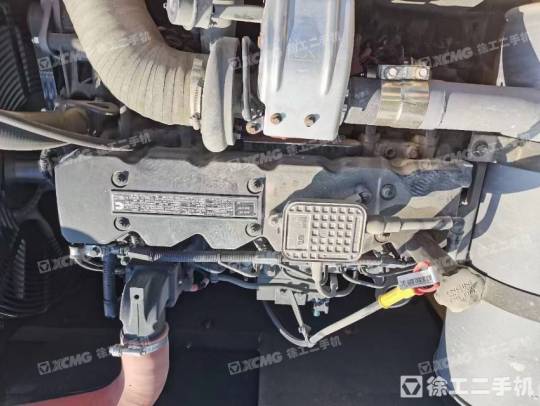 现代R215履带式挖掘机