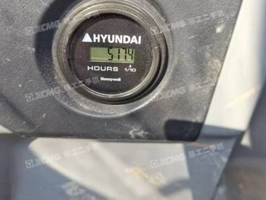 现代R215履带式挖掘机