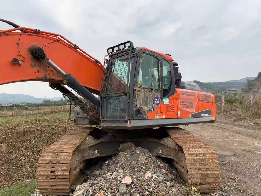 斗山DX380履帶式挖掘機