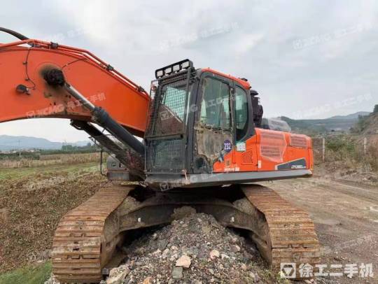 斗山DX380履帶式挖掘機