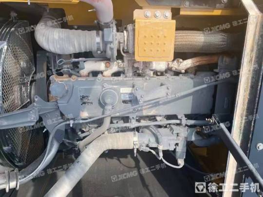 三一重工SY375履带式挖掘机