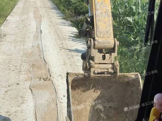 三一重工SY75履带式挖掘机