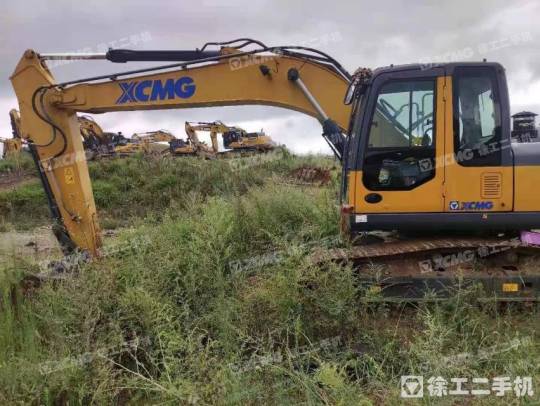 徐工XE215D履带式挖掘机