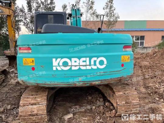 神钢SK140履带式挖掘机