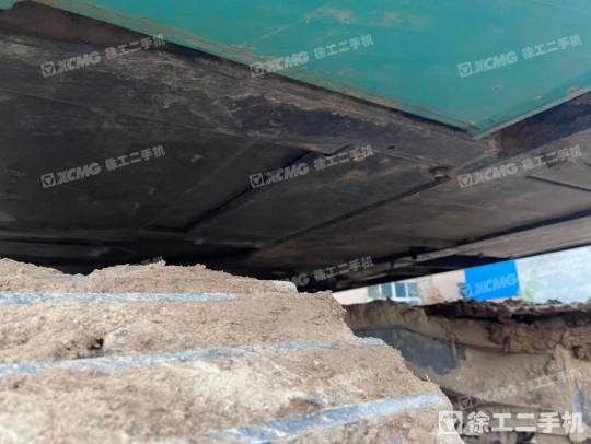 神钢SK140履带式挖掘机