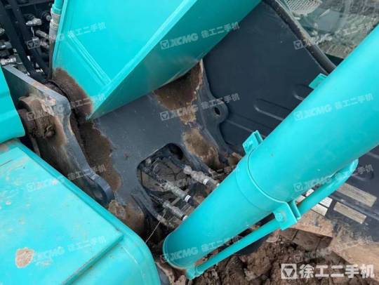 神钢SK140履带式挖掘机