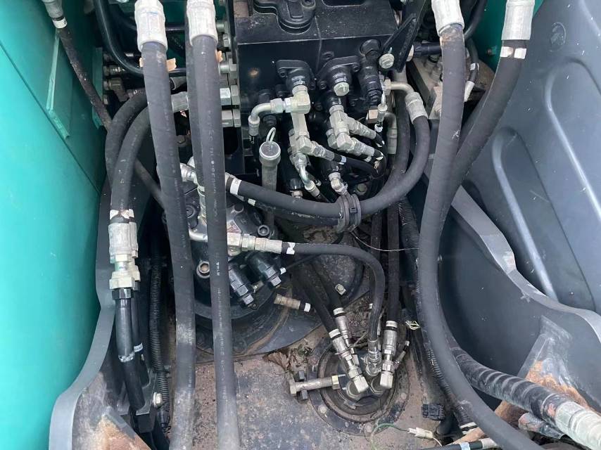 神鋼SK140履帶式挖掘機