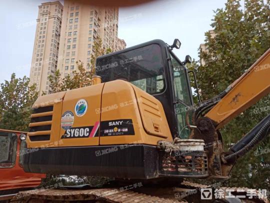 三一重工SY55履带式挖掘机