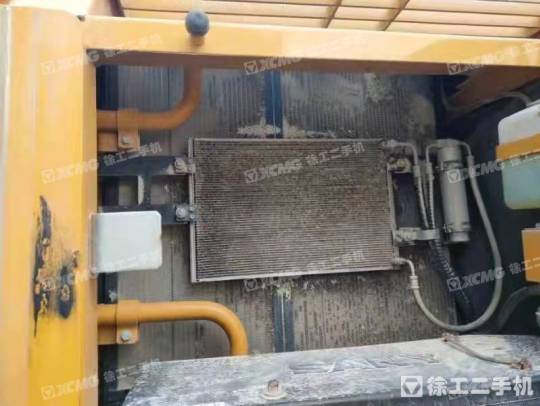 三一重工SY215履带式挖掘机