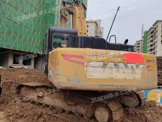 三一重工SY215履带式挖掘机