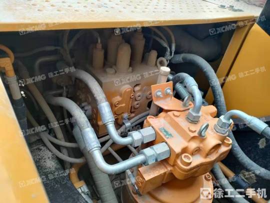 三一重工SY215履带式挖掘机