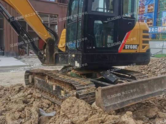 三一重工SY55履带式挖掘机