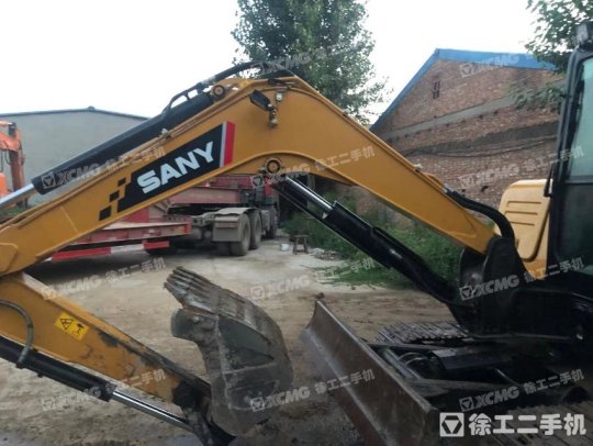 三一重工SY55履带式挖掘机