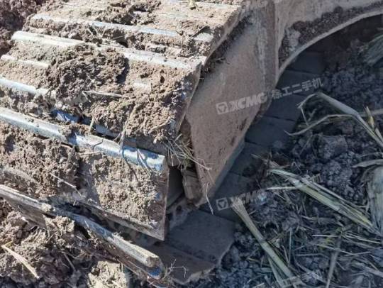 现代R225履带式挖掘机