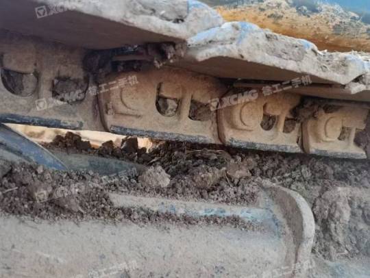 现代R225履带式挖掘机