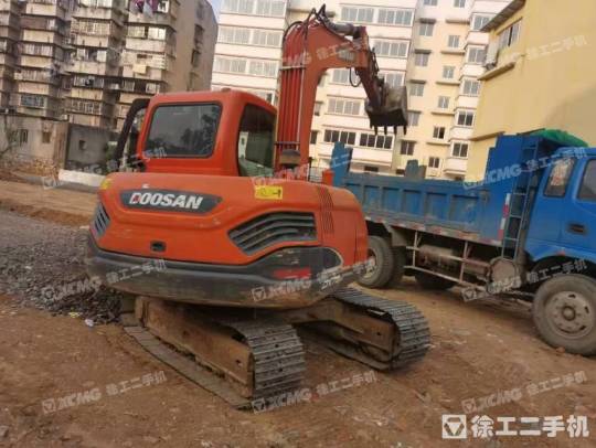 斗山DX75履带式挖掘机