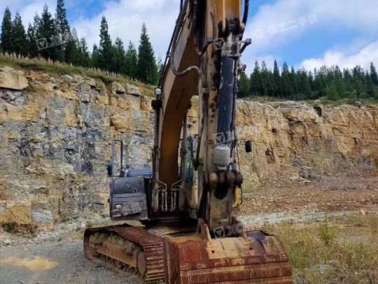 徐工XE215D履带式挖掘机