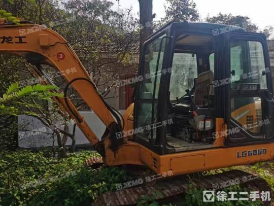 龙工LG6060履带式挖掘机