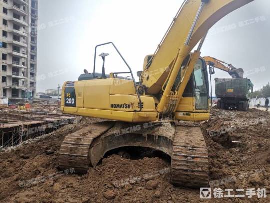 小松PC200-8履带式挖掘机