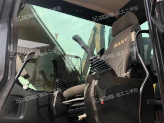 三一重工SY245履帶式挖掘機