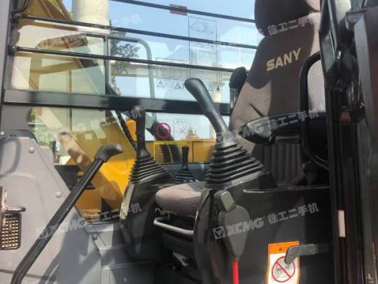 三一重工SY75履帶式挖掘機