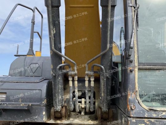 徐工XE215D履帶式挖掘機