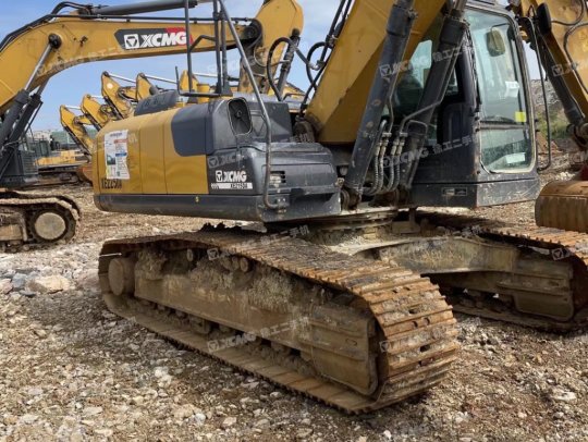 徐工XE215D履帶式挖掘機