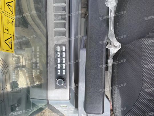 徐工XE215D履帶式挖掘機