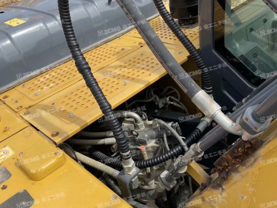 徐工XE215D履帶式挖掘機